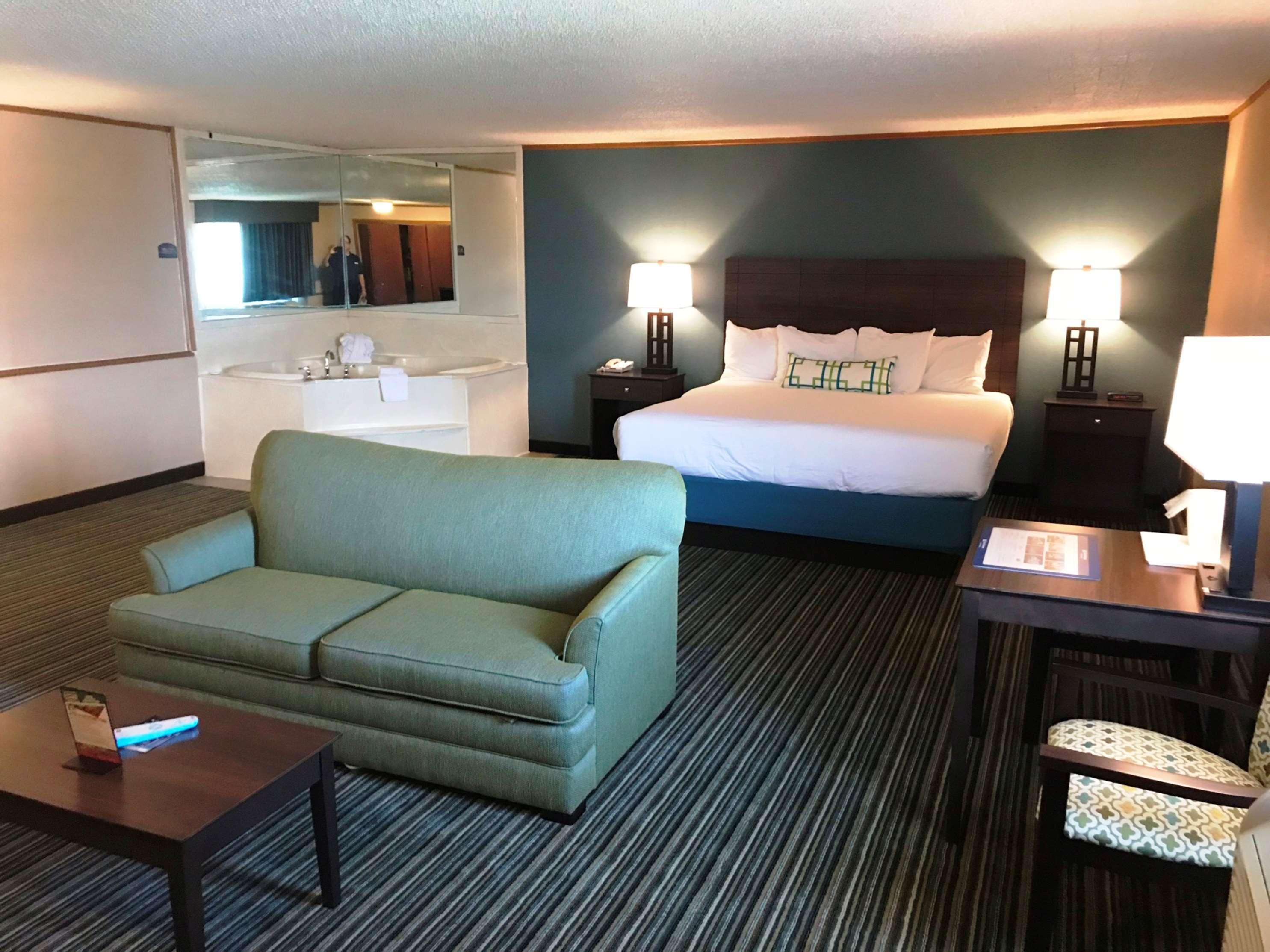 Best Western Woodhaven Inn Dış mekan fotoğraf