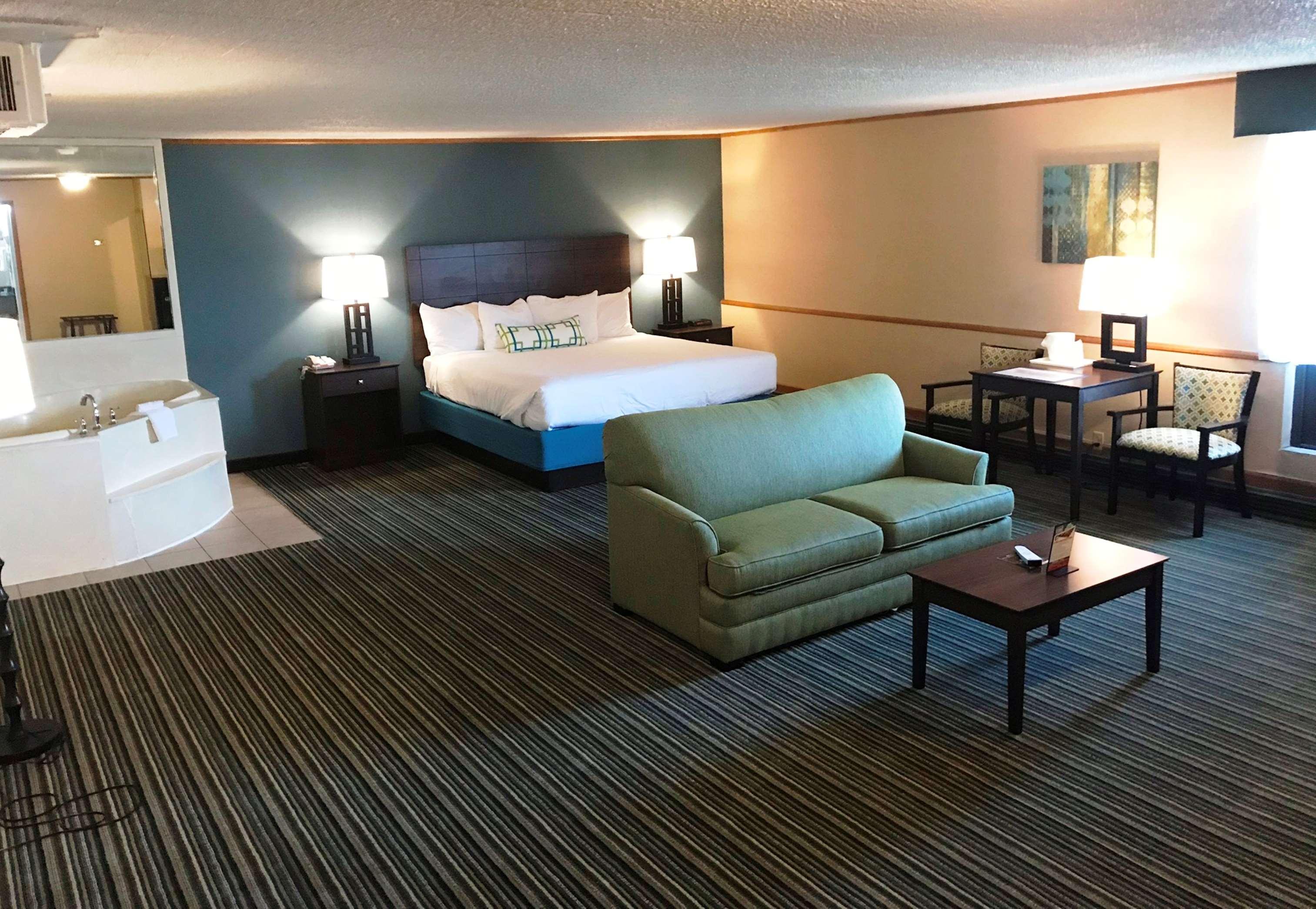 Best Western Woodhaven Inn Dış mekan fotoğraf